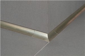 RTEAGRS  EXTERNAL CORNER BRUSHED GRAPHITE 1 PIECE